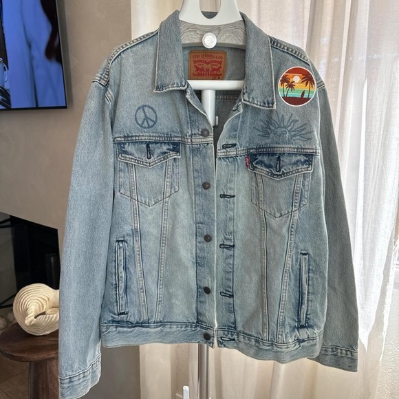 Levi's denim jacket with patches - Picture 1 of 4